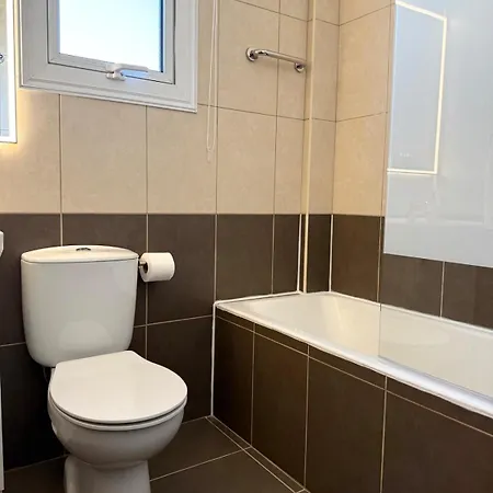 Salt & Kozee 2br Cozy Flat With Pool Access - Near Beaches Apartment *