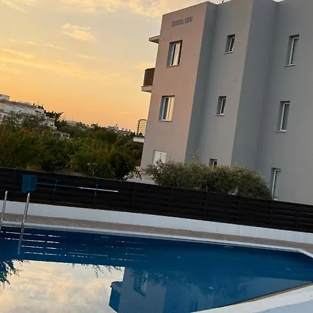 Salt & Kozee 2br Cozy Flat With Pool Access - Near Beaches *